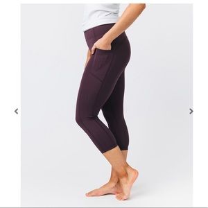 Wine pocket brilliant high rise Capri 20” NWT